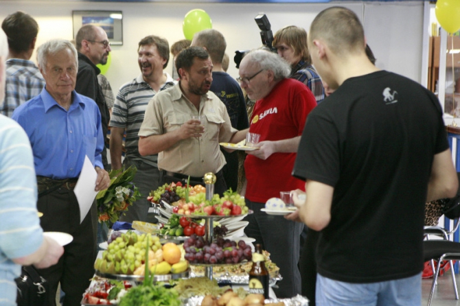 К сожаленью, день рождения только раз в году! (баск, юбилей, собрались)