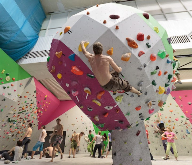 Black Diamond - технический спонсор Скалолазного Центра BigWall (Скалолазание, снаряжение)