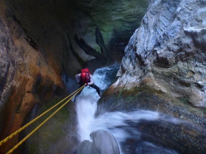 СЕМЬЯ МУРАДОВЫХ ВЫБИРАЕТ КРИТ! (Путешествия, каньонинг, canyoning)