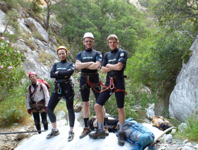 СЕМЬЯ МУРАДОВЫХ ВЫБИРАЕТ КРИТ! (Путешествия, каньонинг, canyoning)