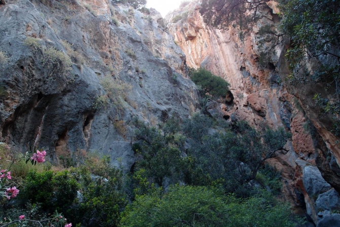 СЕМЬЯ МУРАДОВЫХ ВЫБИРАЕТ КРИТ! (Путешествия, каньонинг, canyoning)
