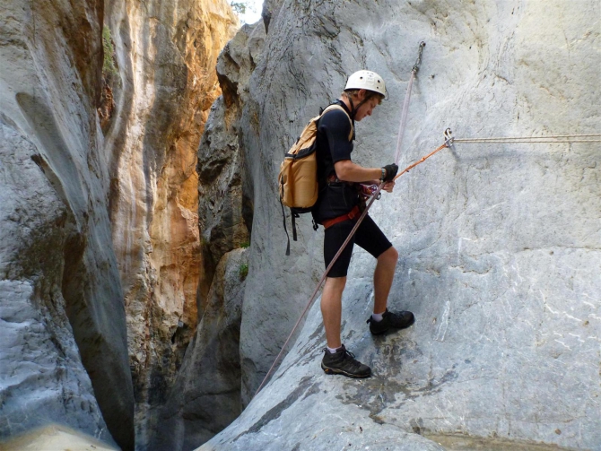 СЕМЬЯ МУРАДОВЫХ ВЫБИРАЕТ КРИТ! (Путешествия, каньонинг, canyoning)