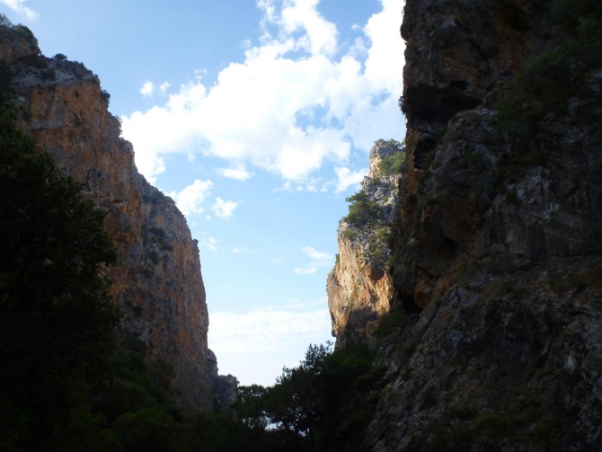 СЕМЬЯ МУРАДОВЫХ ВЫБИРАЕТ КРИТ! (Путешествия, каньонинг, canyoning)