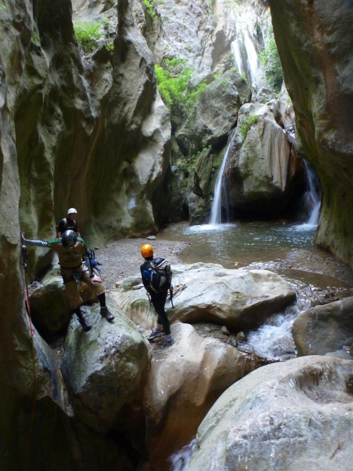СЕМЬЯ МУРАДОВЫХ ВЫБИРАЕТ КРИТ! (Путешествия, каньонинг, canyoning)