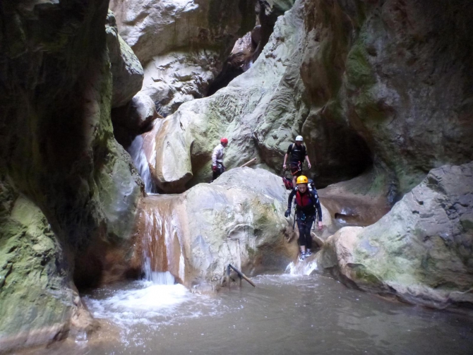 СЕМЬЯ МУРАДОВЫХ ВЫБИРАЕТ КРИТ! (Путешествия, каньонинг, canyoning)