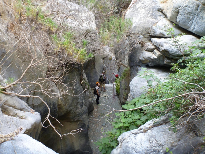 СЕМЬЯ МУРАДОВЫХ ВЫБИРАЕТ КРИТ! (Путешествия, каньонинг, canyoning)