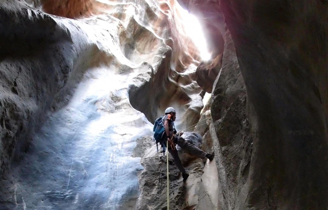 СЕМЬЯ МУРАДОВЫХ ВЫБИРАЕТ КРИТ! (Путешествия, каньонинг, canyoning)