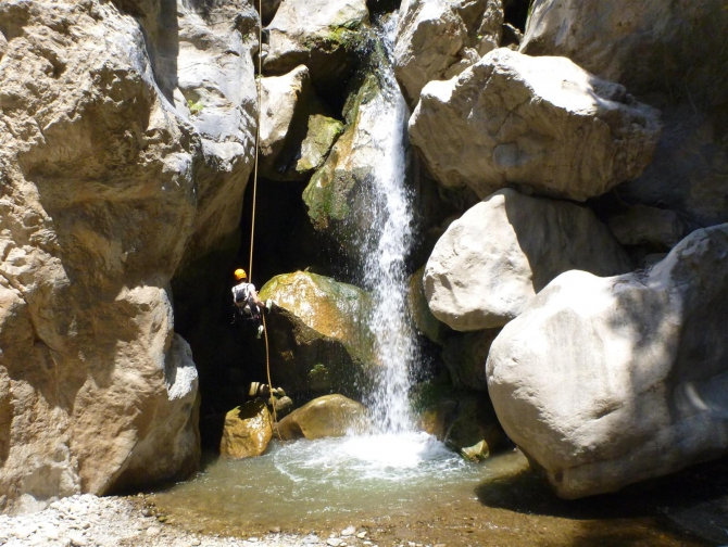 СЕМЬЯ МУРАДОВЫХ ВЫБИРАЕТ КРИТ! (Путешествия, каньонинг, canyoning)