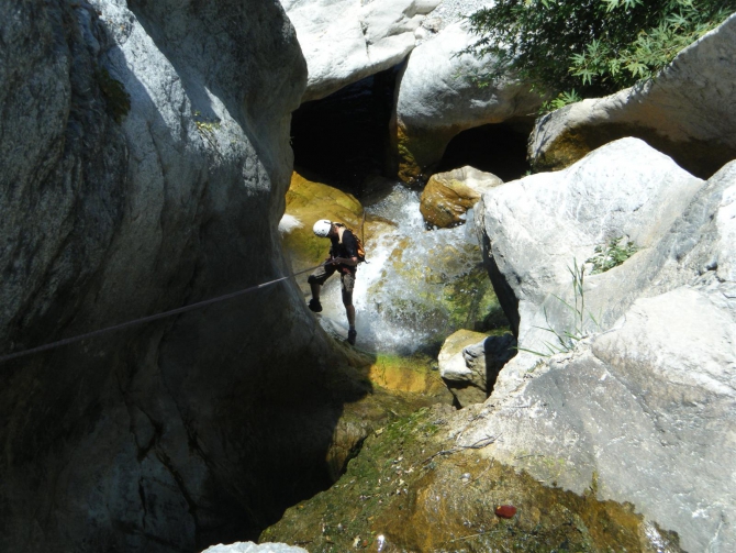 СЕМЬЯ МУРАДОВЫХ ВЫБИРАЕТ КРИТ! (Путешествия, каньонинг, canyoning)