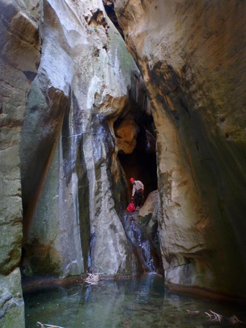 СЕМЬЯ МУРАДОВЫХ ВЫБИРАЕТ КРИТ! (Путешествия, каньонинг, canyoning)