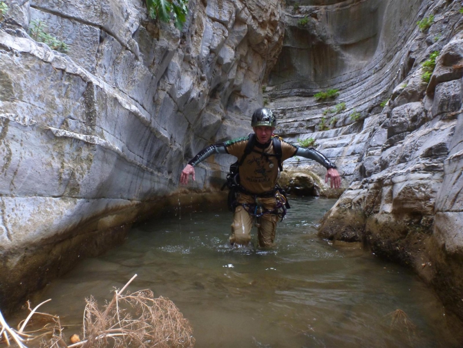 СЕМЬЯ МУРАДОВЫХ ВЫБИРАЕТ КРИТ! (Путешествия, каньонинг, canyoning)