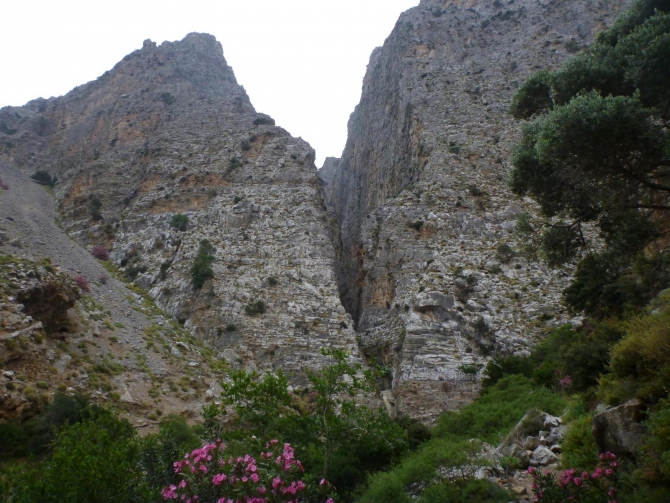 СЕМЬЯ МУРАДОВЫХ ВЫБИРАЕТ КРИТ! (Путешествия, каньонинг, canyoning)