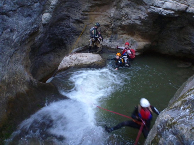 СЕМЬЯ МУРАДОВЫХ ВЫБИРАЕТ КРИТ! (Путешествия, каньонинг, canyoning)