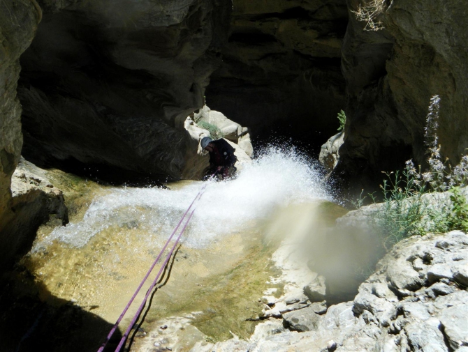 СЕМЬЯ МУРАДОВЫХ ВЫБИРАЕТ КРИТ! (Путешествия, каньонинг, canyoning)