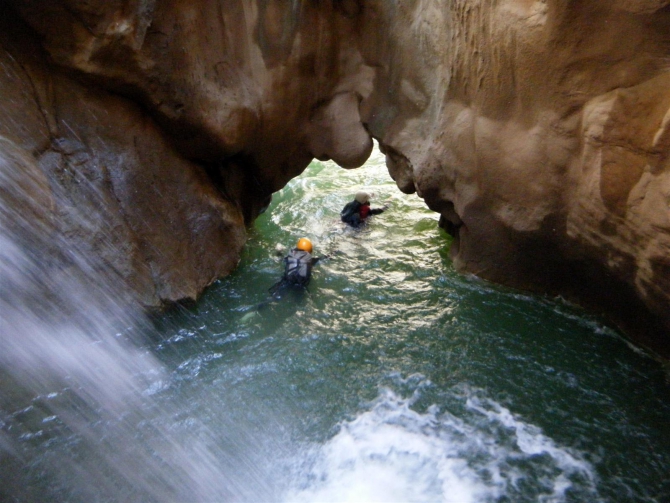СЕМЬЯ МУРАДОВЫХ ВЫБИРАЕТ КРИТ! (Путешествия, каньонинг, canyoning)
