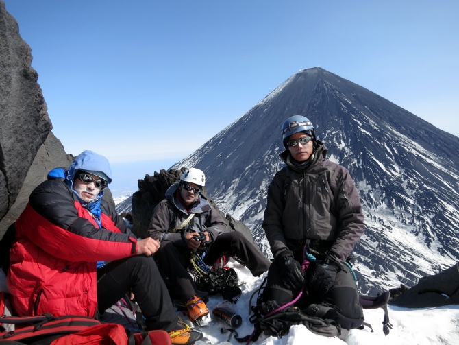 КАМЧАТКА 2012. Вершина Камень. Дневник экспедиции. Часть 2. (Альпинизм, в. камень, ключевская сопка, камчатская федерация альпинизма и скалолазания, поисково-спасательный отряд камчатского края)
