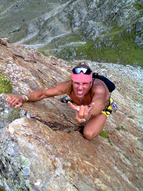 На гребне каменной волны (Альпинизм, пик брянский, безенги, альпбаза, альплагерь, скалолазание, альпинизм, горы, кавказ, виктор чайка, красноярск, соло, русские ночевки)