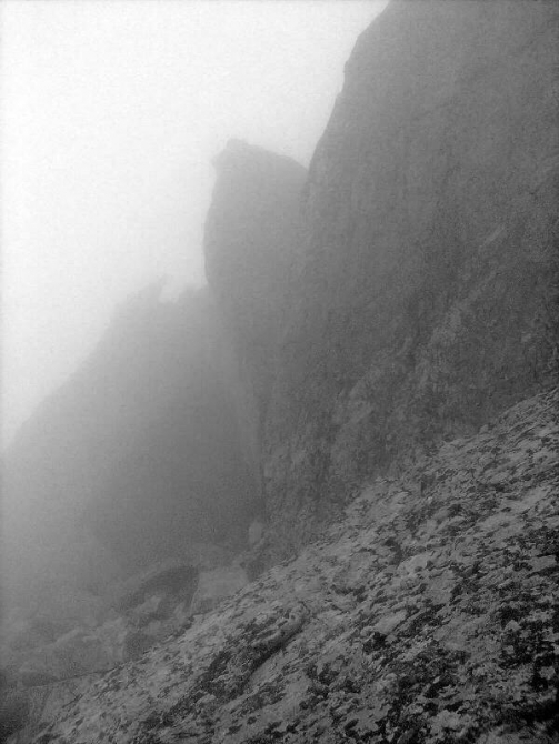 На гребне каменной волны (Альпинизм, пик брянский, безенги, альпбаза, альплагерь, скалолазание, альпинизм, горы, кавказ, виктор чайка, красноярск, соло, русские ночевки)