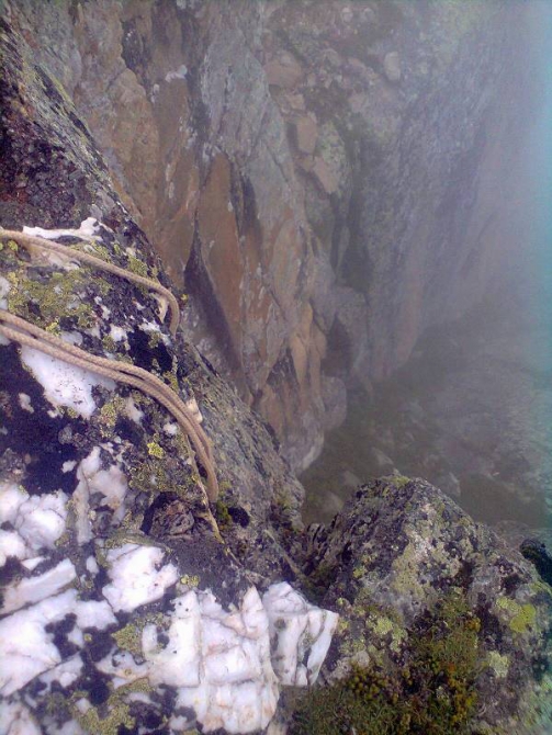 На гребне каменной волны (Альпинизм, пик брянский, безенги, альпбаза, альплагерь, скалолазание, альпинизм, горы, кавказ, виктор чайка, красноярск, соло, русские ночевки)