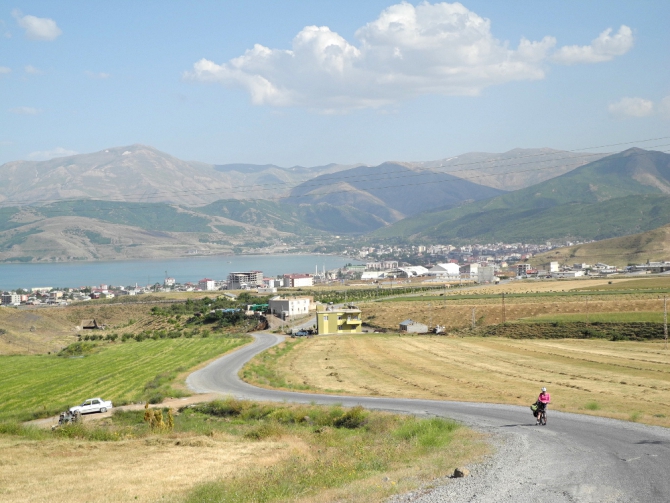 Велопоход по Турции, часть 1: озеро Ван и вулкан Сюпхан (Путешествия, турция, арарат, горы)