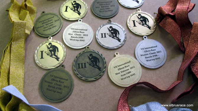 Футболки и медали для участников VII International Elbrus Race (Альпинизм, забег на эльбрус, эльбрус, букреев, балыбердин, нпф баск)