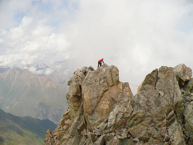 Реалии учебного альпинизма. День сегодняшний (правила горовосхождений, учебный альпинизм, учебные отделения, учебный процесс, младшие разрядники)