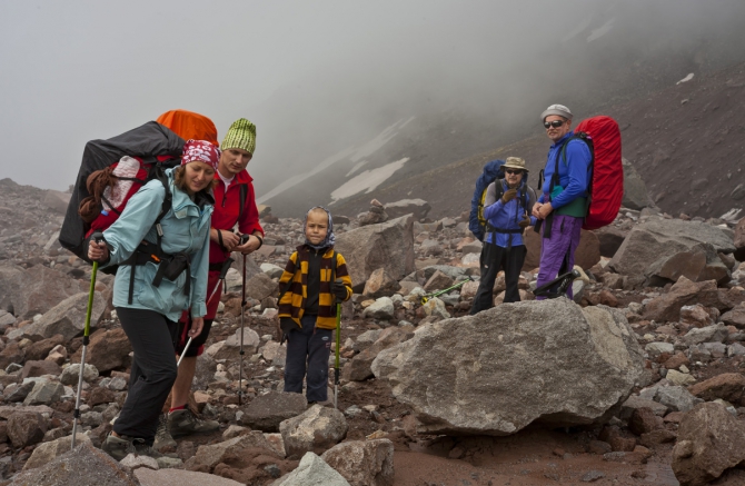 КАЗБЕК- ЭЛЬБРУС. Июльский дуплет . Текст отчёта. (Бэккантри/Фрирайд, гергетский ледник, дарьяльское ущелье, казбеги, иком, игорь комаров, вершина, терскол, лиза паль, восхождение, чегет, альпинизм)