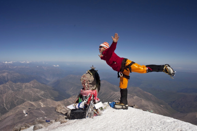 КАЗБЕК- ЭЛЬБРУС. Июльский дуплет . Текст отчёта. (Бэккантри/Фрирайд, гергетский ледник, дарьяльское ущелье, казбеги, иком, игорь комаров, вершина, терскол, лиза паль, восхождение, чегет, альпинизм)