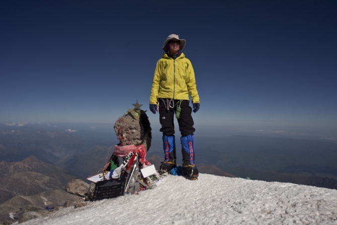 КАЗБЕК- ЭЛЬБРУС. Июльский дуплет . Текст отчёта. (Бэккантри/Фрирайд, гергетский ледник, дарьяльское ущелье, казбеги, иком, игорь комаров, вершина, терскол, лиза паль, восхождение, чегет, альпинизм)