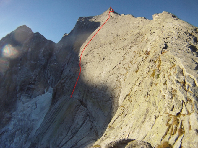 Соло на Северо-Восточную стену PIZ BADILE. (Альпинизм, odintsov, денис одинцов, пиц бадиль, solo, пиц бадиле, швейцария)