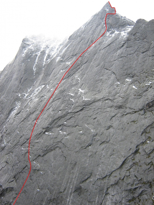 Соло на Северо-Восточную стену PIZ BADILE. (Альпинизм, odintsov, денис одинцов, пиц бадиль, solo, пиц бадиле, швейцария)