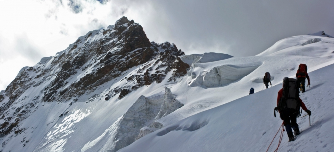 Памирские беглецы (Альпинизм, каракуль, зорташ, пик советских офицеров, восточный памир, музкол, маи)