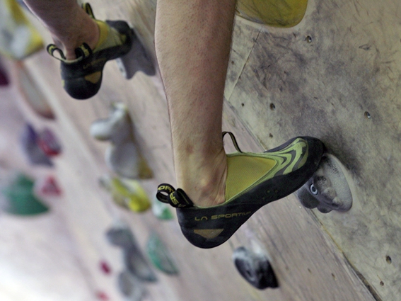 "Хвататься ногами". Speedster от La Sportiva. (Скалолазание, магазин старт-1 в ддс)