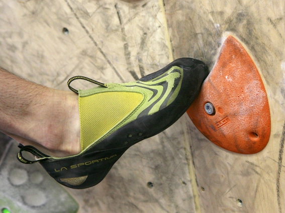 "Хвататься ногами". Speedster от La Sportiva. (Скалолазание, магазин старт-1 в ддс)