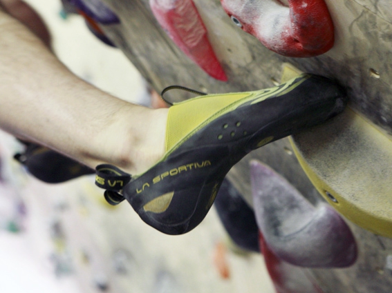 "Хвататься ногами". Speedster от La Sportiva. (Скалолазание, магазин старт-1 в ддс)