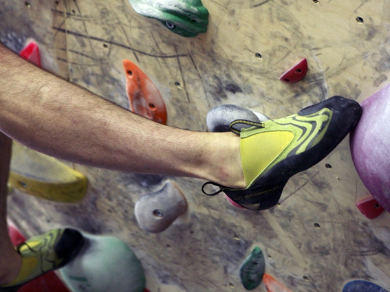 "Хвататься ногами". Speedster от La Sportiva. (Скалолазание, магазин старт-1 в ддс)