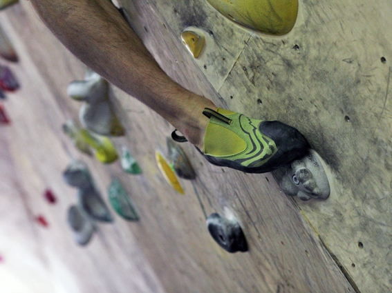 "Хвататься ногами". Speedster от La Sportiva. (Скалолазание, магазин старт-1 в ддс)