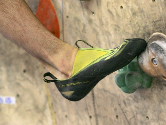 "Хвататься ногами". Speedster от La Sportiva. (Скалолазание, магазин старт-1 в ддс)