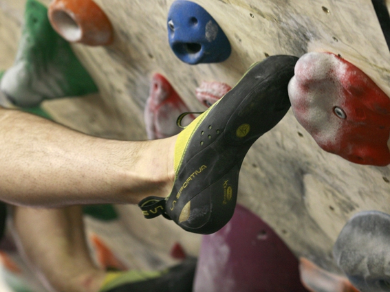 "Хвататься ногами". Speedster от La Sportiva. (Скалолазание, магазин старт-1 в ддс)