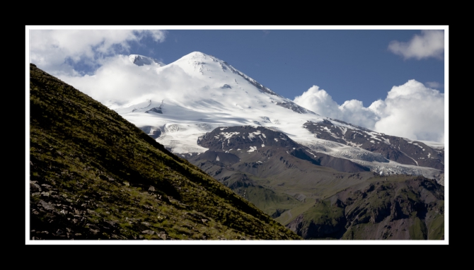 КАЗБЕК- ЭЛЬБРУС..июльский дуплет ФОТО-ВАРИАНТ отчёта (Альпинизм, альпинизм, чегет, восхождение, лиза паль, терскол, вершина, игорь комаров, иком, казбеги, дарьяльское ущелье, гергетский ледник)