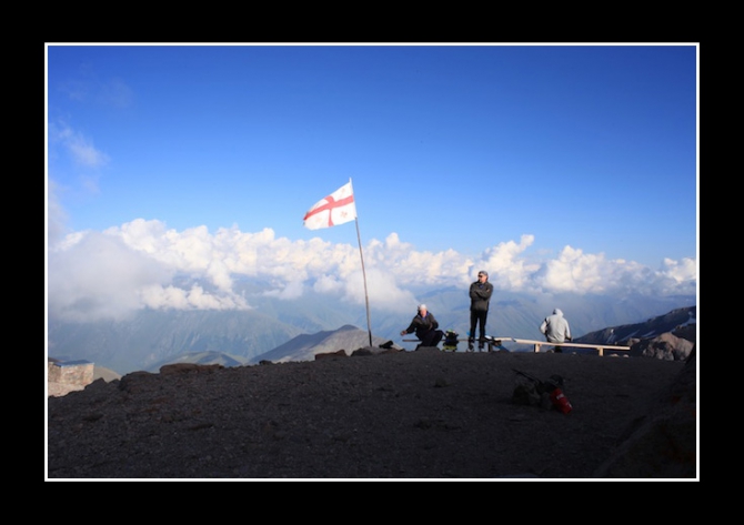 КАЗБЕК- ЭЛЬБРУС..июльский дуплет ФОТО-ВАРИАНТ отчёта (Альпинизм, альпинизм, чегет, восхождение, лиза паль, терскол, вершина, игорь комаров, иком, казбеги, дарьяльское ущелье, гергетский ледник)