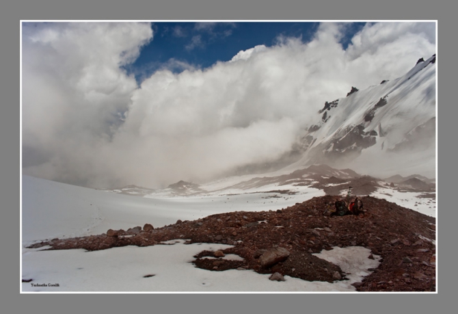 КАЗБЕК- ЭЛЬБРУС..июльский дуплет ФОТО-ВАРИАНТ отчёта (Альпинизм, альпинизм, чегет, восхождение, лиза паль, терскол, вершина, игорь комаров, иком, казбеги, дарьяльское ущелье, гергетский ледник)