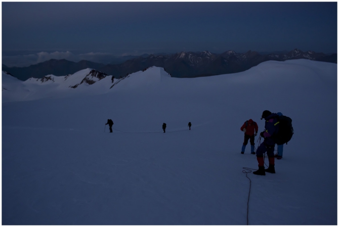 КАЗБЕК- ЭЛЬБРУС..июльский дуплет ФОТО-ВАРИАНТ отчёта (Альпинизм, альпинизм, чегет, восхождение, лиза паль, терскол, вершина, игорь комаров, иком, казбеги, дарьяльское ущелье, гергетский ледник)