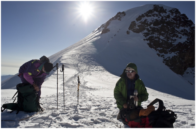 КАЗБЕК- ЭЛЬБРУС..июльский дуплет ФОТО-ВАРИАНТ отчёта (Альпинизм, альпинизм, чегет, восхождение, лиза паль, терскол, вершина, игорь комаров, иком, казбеги, дарьяльское ущелье, гергетский ледник)