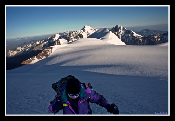 КАЗБЕК- ЭЛЬБРУС..июльский дуплет ФОТО-ВАРИАНТ отчёта (Альпинизм, альпинизм, чегет, восхождение, лиза паль, терскол, вершина, игорь комаров, иком, казбеги, дарьяльское ущелье, гергетский ледник)