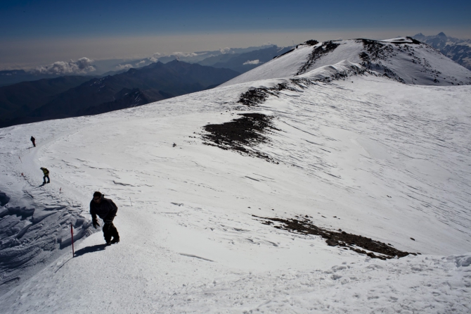 КАЗБЕК- ЭЛЬБРУС..июльский дуплет ФОТО-ВАРИАНТ отчёта (Альпинизм, альпинизм, чегет, восхождение, лиза паль, терскол, вершина, игорь комаров, иком, казбеги, дарьяльское ущелье, гергетский ледник)