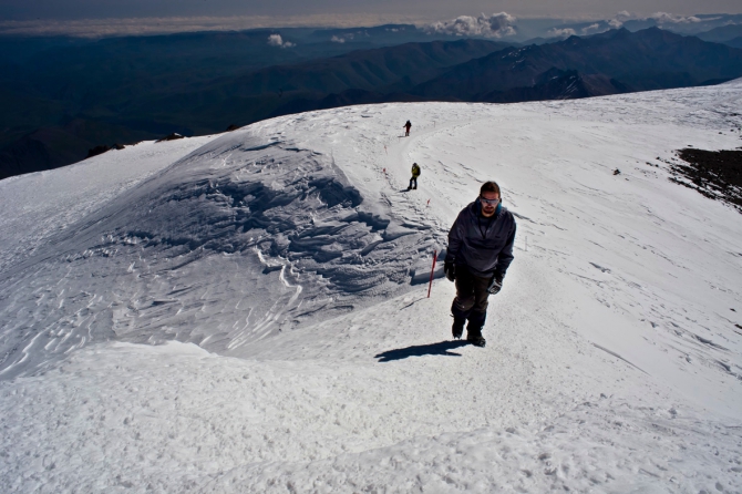 КАЗБЕК- ЭЛЬБРУС..июльский дуплет ФОТО-ВАРИАНТ отчёта (Альпинизм, альпинизм, чегет, восхождение, лиза паль, терскол, вершина, игорь комаров, иком, казбеги, дарьяльское ущелье, гергетский ледник)