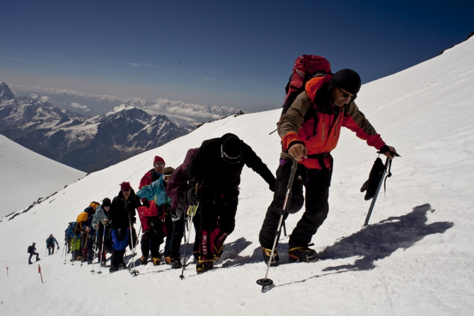 КАЗБЕК- ЭЛЬБРУС..июльский дуплет ФОТО-ВАРИАНТ отчёта (Альпинизм, альпинизм, чегет, восхождение, лиза паль, терскол, вершина, игорь комаров, иком, казбеги, дарьяльское ущелье, гергетский ледник)