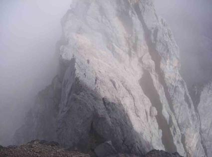 Carstensz Pyramide за 49 минут. (Альпинизм, skyrunner, океания, штангл)