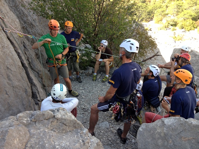 В Крыму проходят занятия Школы горных гидов России (Скайраннинг, 7 вершин, helipro, безенги, школа горных гидов, альпиндустрия, фар, горные гиды, gore-tex, petzl, red fox)
